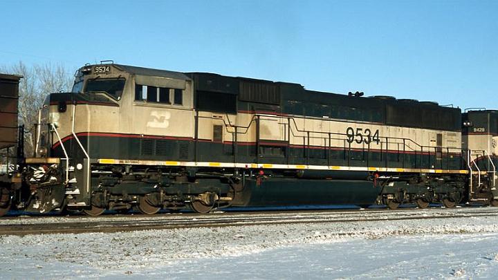 BN 9534 - SD70MAC.jpg